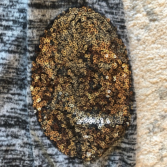 Gold sequin elbow fleece sweater - Picture 2 of 6